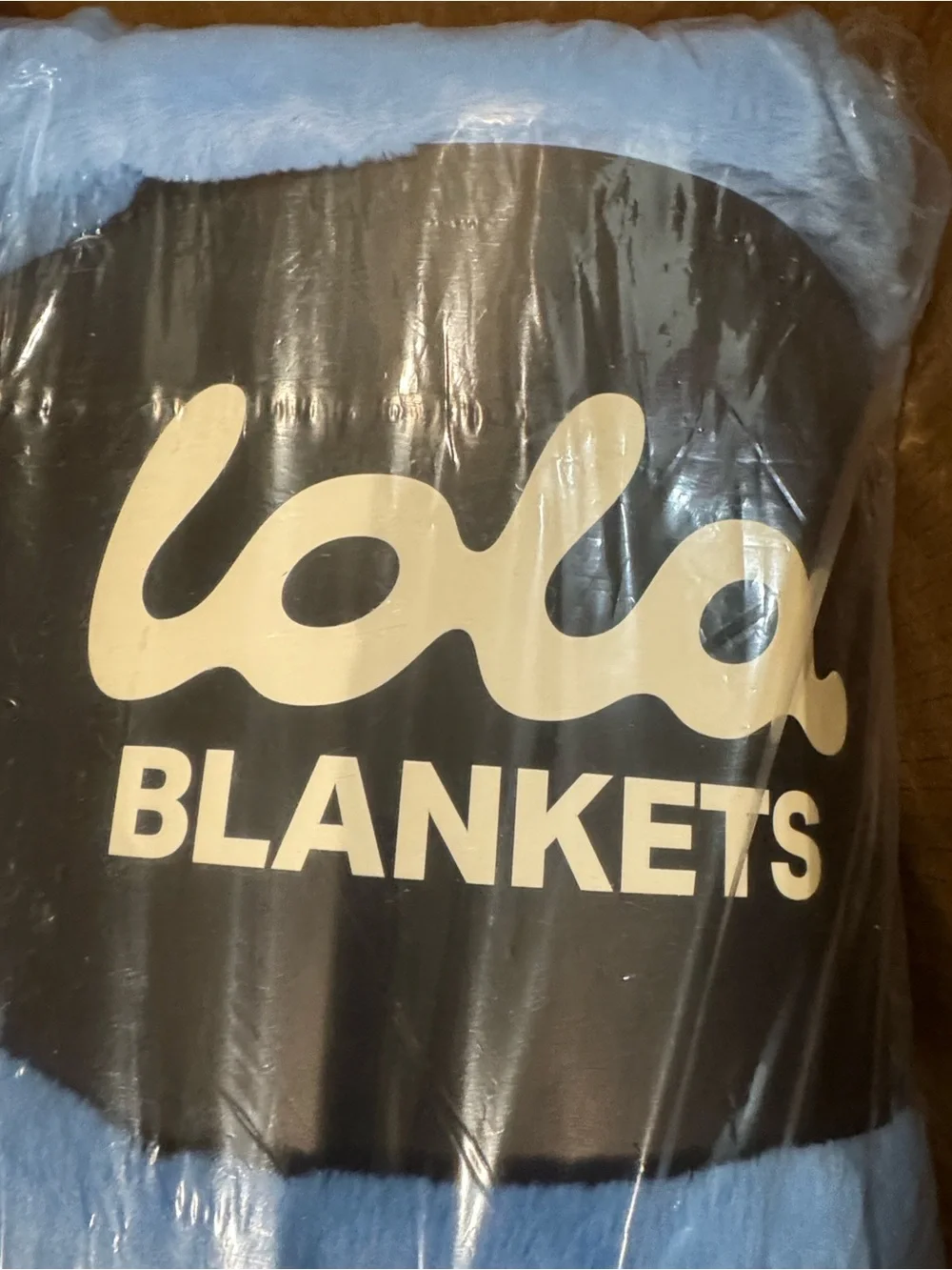 Lola Blankets/Plush Faux Fur Textured Throw/Blanket/Cerulean Blue/NIB/SEALED!